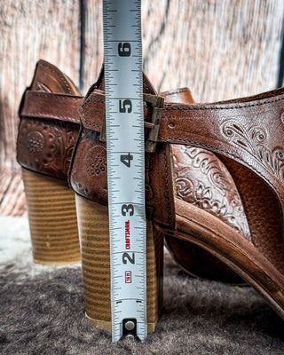 Mika Closed Back Mule Heel in Tan by Roper