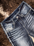 Angled view of front pockets.