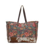 Stock photo of the Fyole Weekender Bag.