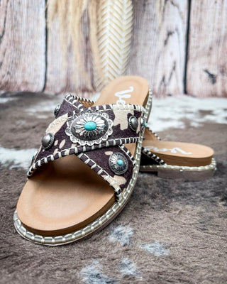 Betsy Concho Sandal in Cream and Black by Very G – Women's Shoes from Bronco Western Supply Co.