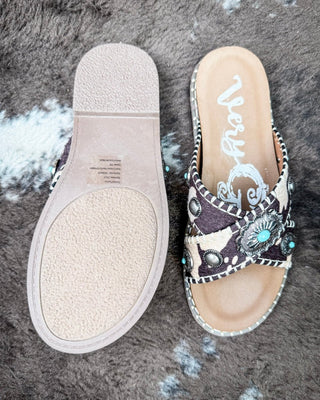 Betsy Concho Sandal in Cream and Black by Very G – Women's Shoes from Bronco Western Supply Co.