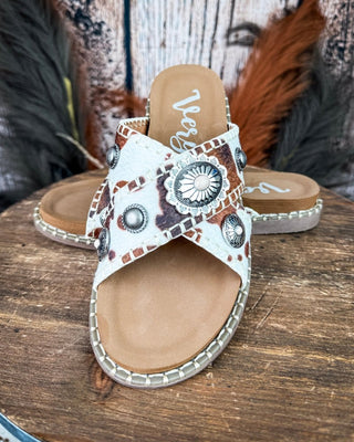 Betsy Concho Sandal in Cream and Tan by Very G – Women's Shoes from Bronco Western Supply Co.