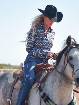 Cowgirl Tuff Dust & Shadow Top – Grayscale Chevron Stretch Button Up – Apparel from Bronco Western Supply Co.