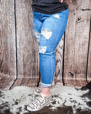 Coyote Trail High - Rise Mom Jeans – Apparel from Bronco Western Supply Co.