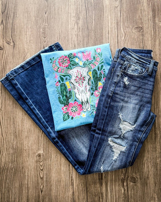 Desert Bloom Cow Skull Tee in Turquoise – Apparel from Bronco Western Supply Co.