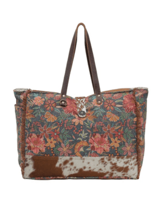 Stock photo of the Fyole Weekender Bag.
