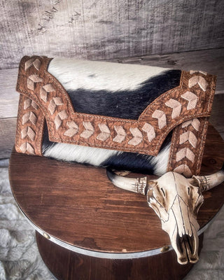 Glenrose Stitch Accent Wallet by Myra Bag – Purses & Wallets from Bronco Western Supply Co.