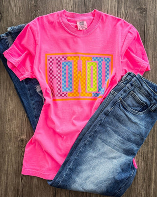 Jolene Howdy Graphic Tee in Neon Pink – Apparel from Bronco Western Supply Co.