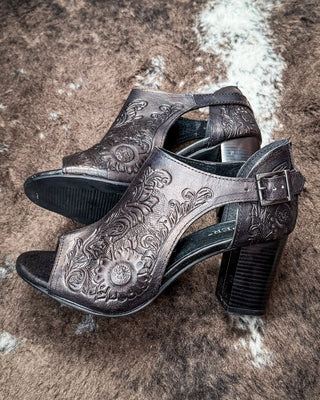 Mika Closed Back Mule Heel in Black by Roper – Women's Shoes from Bronco Western Supply Co.