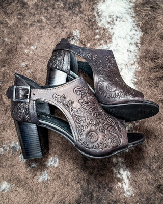 Mika Closed Back Mule Heel in Black by Roper – Women's Shoes from Bronco Western Supply Co.