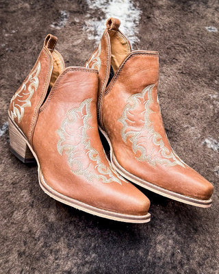 Myra Bag - Western Ember Booties in Canyon Brown – Women's Shoes from Bronco Western Supply Co.