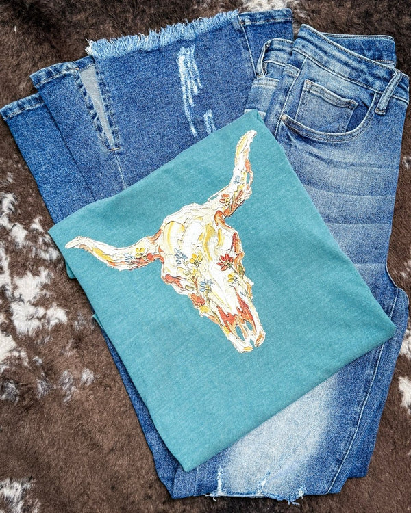 Prairie Skull Graphic Tee in Emerald – Apparel from Bronco Western Supply Co.
