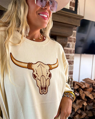 Sundance Skull Embroidered Pullover in Cream – Apparel from Bronco Western Supply Co.